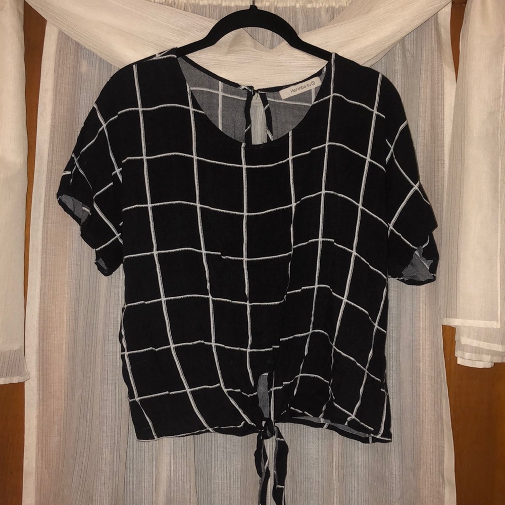 Grid Pattern Tied Top